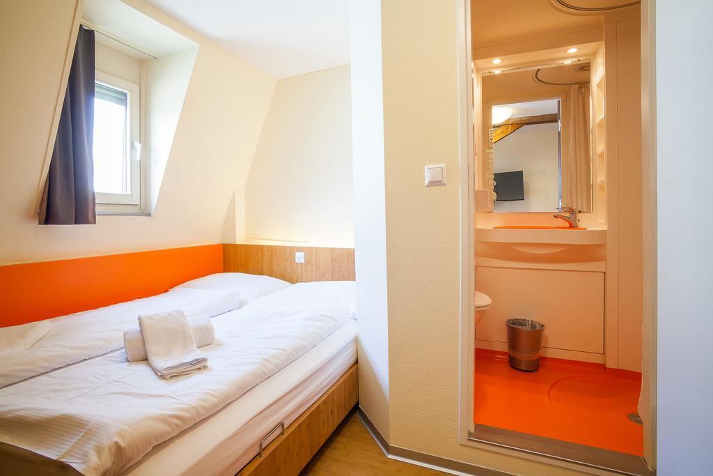 Easyhotel Basel - Self Service And Self Check-In Cameră foto