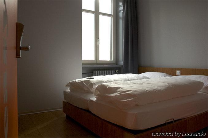 Easyhotel Basel - Self Service And Self Check-In Cameră foto